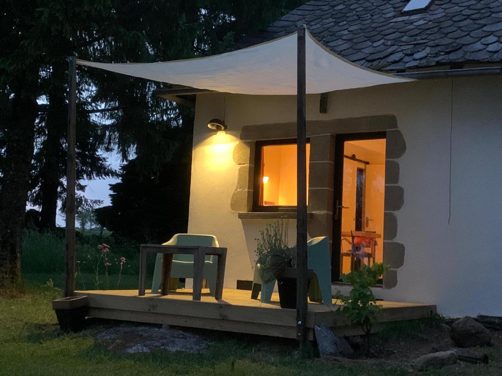 Aux Logis De Fonfroide Chez Mylene & David Bed & Breakfast Marcoles Exterior photo
