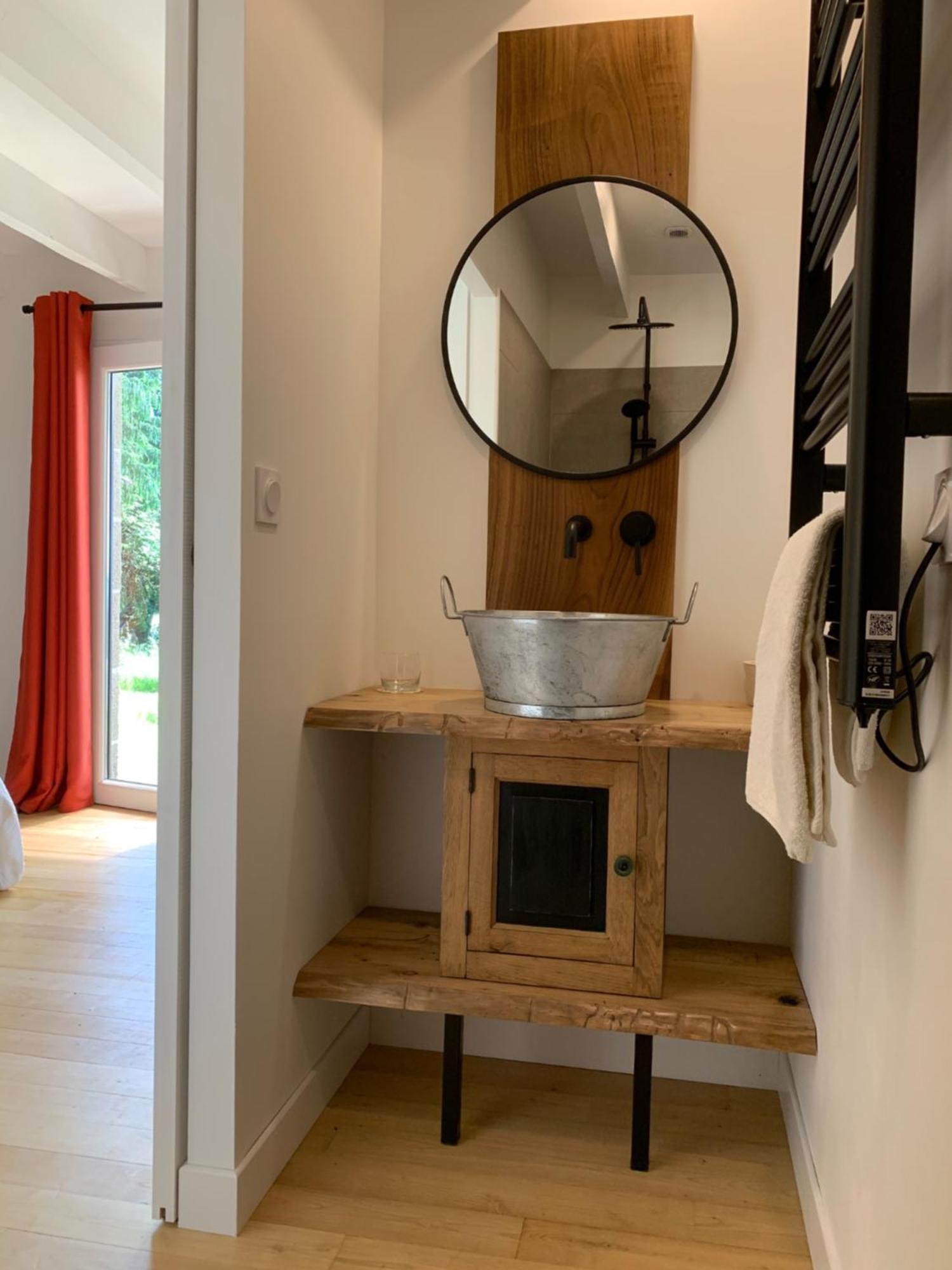 Aux Logis De Fonfroide Chez Mylene & David Bed & Breakfast Marcoles Exterior photo